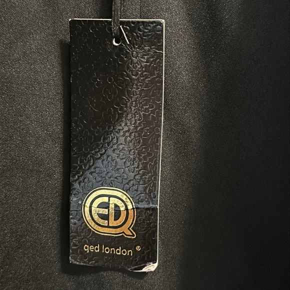 2️⃣ for $20 NWT QED London Colorful Feather Graphic Woman Blazer - Picture 7 of 13